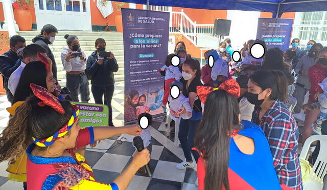 Activas animadoras recibieron a niños que acudieron a vacunarse. Foto: H. Rodríguez/La República