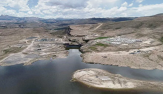 Para valle de Tambo. Angloamerican construyó la represa Vizcachas de 60 millones de metros cúbicos, de donde compensará el agua que tome del Titire. Foto: difusión