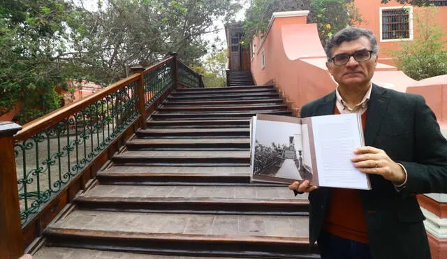 Historiador José de la Puente Brunke nos ubica en el antes y ahora de las fotografías del libro. Foto: Roberto Ochoa.