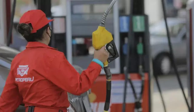 El precio referencial de la gasolina de 97 octanos subió S/ 0,75. Foto: Gerardo Marín/La República