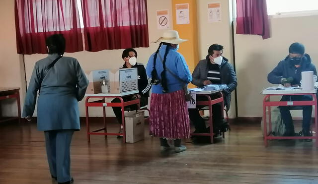 Votación. En tres distritos de Puno autoridades resultaron electas con una diferencia mínima de votos. Foto: La República