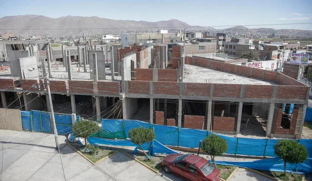 Detenida. Obra se encuentra abandonada desde hace varias semanas.  Se corre el riesgo que trabajos no se reinicien por falta de acuerdos. Foto: La República