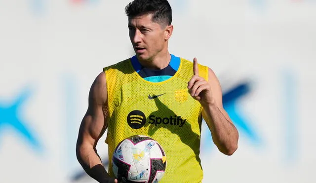 Robert Lewandowski llegó en el más reciente mercado de pases al FC Barcelona. Foto: EFE