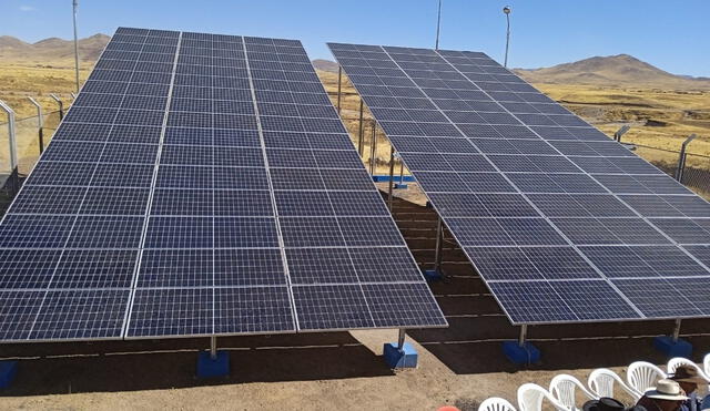 Instalan 96 paneles solares para bombear agua en comunidad de Espinar, Cusco. Foto: MPE