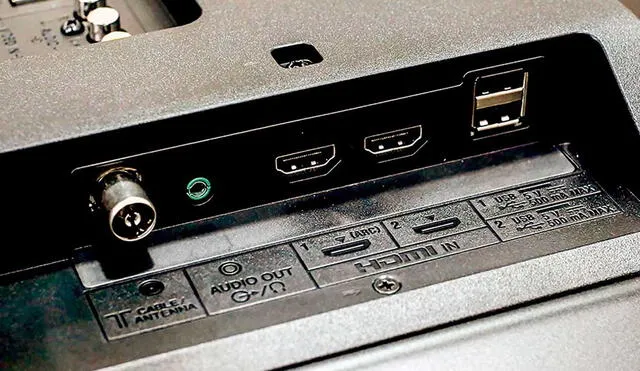 El uso más frecuente y conocido de estos puertos en una smart TV es el de reproducción de contenidos. Foto: Xataka