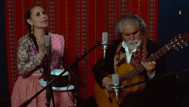 Nancy Manchego y Manuelcha Prado interpretando la bella canción "Una paloma sobre una rama". Ver el video. Foto: Difusión.