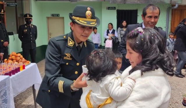 En total, 30 niños que integran el club Amigos de la Policía fueron bautizados en Poroy, Cusco. Foto: PNP