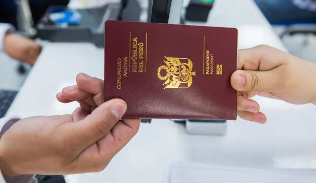 También existe el riesgo en la reducción del nivel de calidad, si se hacen modificaciones en las medidas de seguridad del pasaporte. Foto: Andina