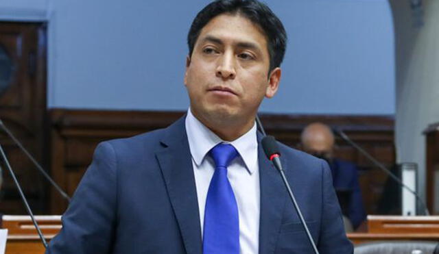 Freddy Díaz fue suspendido de sus funciones como congresistas por ingerir licor en las instalaciones del Palacio Legislativo. Foto: Congreso