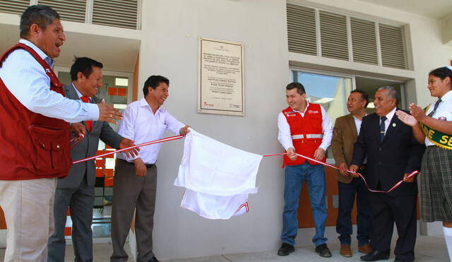 El presidente Castillo inauguró colegio y aseguró que priorizará la educación. Foto: J. Mendoza/La República