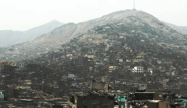 El cerro San Cosme es el primer asentamiento humano del país. Foto: Andina