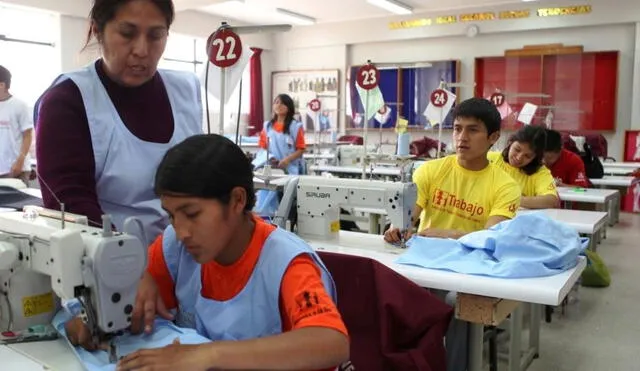 Revisa cómo funcionará el proyecto de ley que busca subsidiar la contratación formal de jóvenes de 18 a 29 años. Foto: Andina