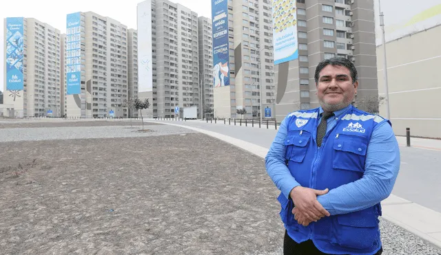 El doctor Oriundo, además de sus labores administrativas, organizaba juntas médicas para guiar a los doctores más jóvenes de la Villa Panamericana. Foto: cortesía EsSalud