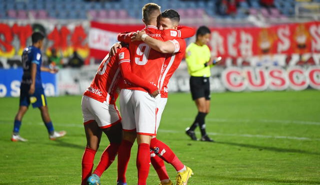 El cuadro imperial festeja triunfo frente al Carlos Stein, y se acerca a la Sudamericana. Foto: Club Cienciano