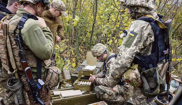 Atrincherados. Militares ucranianos al este de su país. Foto: AFP