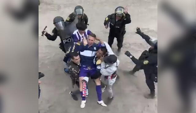 Policías agredieron a hinchas mientras celebraban con Pablo Lavandeira: Foto: captura/Twitter.