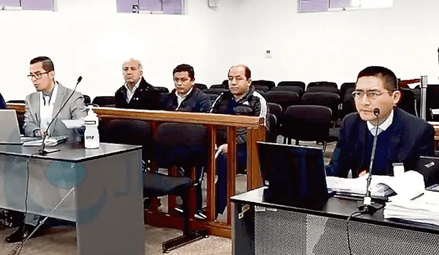 Al fondo. Biberto Castillo, Abel Cabrera y Salatiel Marrufo durante la audiencia. Foto: difusión