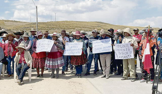 Cusco. Ciudadanos de Huincho exigen saneamiento básico, según imagen registrada el martes por Luis Aragón. Foto: difusión