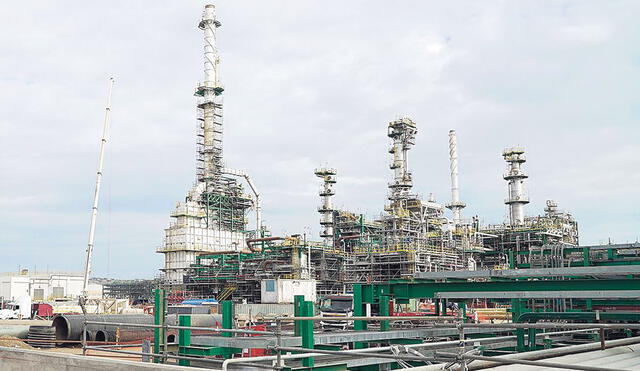 Apuesta. Nueva refinería de Talara, que entra en operación comercial este trimestre, permitirá elevar el flujo de caja de la estatal. Foto: difusión