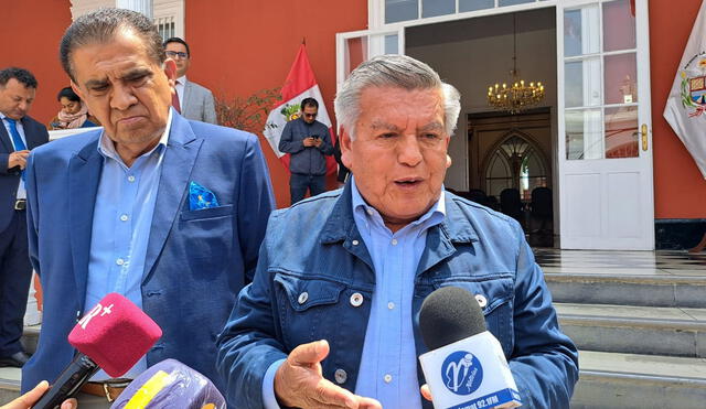 César Acuña Peralta indicó desde Trujillo que su bancada apoya la vacancia contra Pedro Castillo. Foto: Hugo Rodríguez/URPI-LR