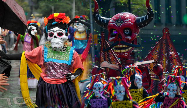 El Desfile del Día de Muertos es una de las actividades favoritas de grandes y chicos. Foto: composición LR / AFP