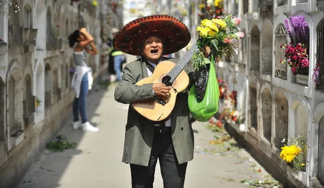 Celebración. La música es infaltable para rendirle honras a algún consanguíneo muerto. Foto: La República