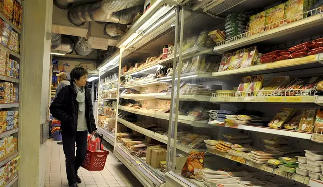 Europa agobiada. La inflación subyacente, que excluye el efecto de los componentes más volátiles como la energía y los alimentos frescos, creció cuatro décimas, hasta el 6,4%. Foto: EFE