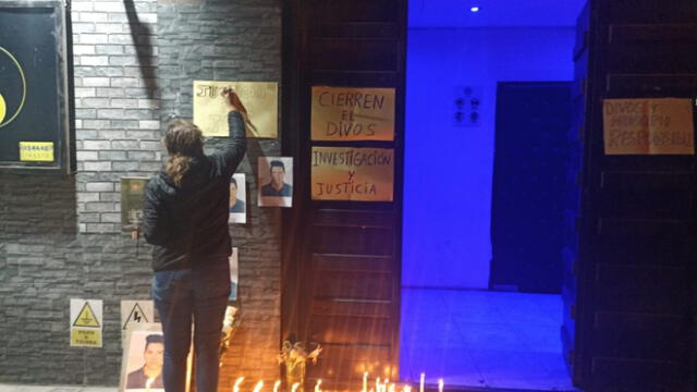 Arequipa. Familia y amigos de Joel colocaron carteles en el frontis de discoteca. Foto: Familia