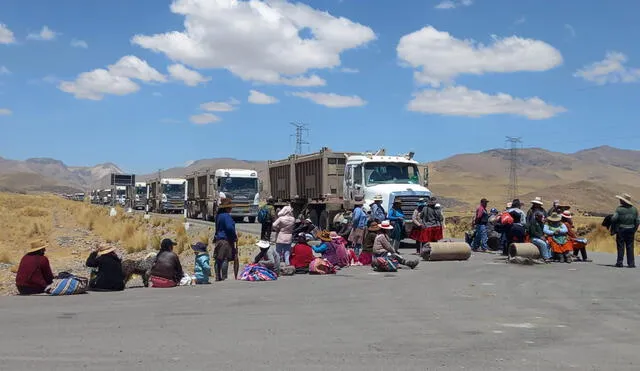 Camiones varados son de empresas mineras Antapacay  y Hudbay y Las Bambas. Foto: La República