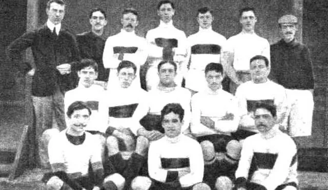 Uno de los equipos de Lima Cricket & Football Club. En los archivos de esta entidad, el investigador Sifuentes halló los más remotos orígenes del fútbol en el Perú.