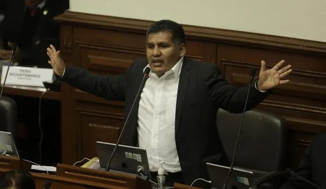 Jaime Quito indicó que no consensuó con todas las bancadas. Foto: Gerardo Marín/La República