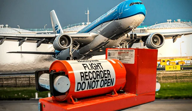 Las cajas negras en los aviones son de vital utilidad por la información que poseen. Foto: composición Gerson Cardoso /GLR