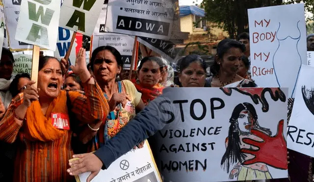 Las protestas contra la violencia es recurrente en Nueva Delhi. Foto: composición LR/EFE