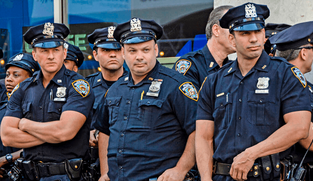 Los policías de Estados Unidos son uno de los mejores remunerados. Foto: Ira Berger / Alamy