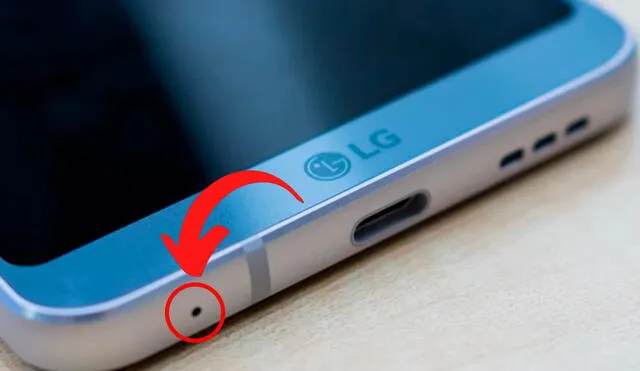 Uno de los agujeros de tu móvil se encuentra en la parte baja del smartphone. Foto: composición Urban Tecno