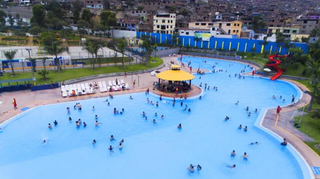 Durante el verano, muchas personas acuden a las piscinas públicas. Foto: Serpar