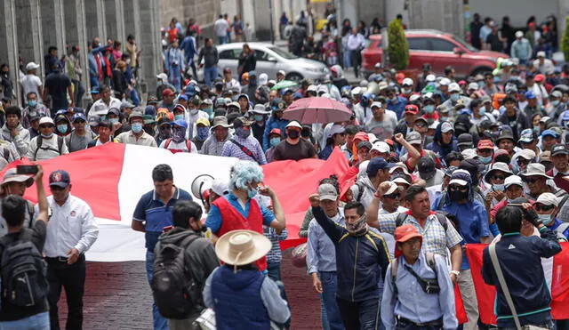 Protesta de comerciantes de la plataforma comercial Andrés Avelino Cáceres. Foto: Rodrigo Talavera/ LR