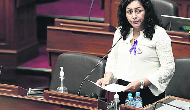 Gestión de Karol Paredes se vio golpeada por su vinculación a Los Niños y el blindaje a congresistas ‘mocha sueldos’. Foto: Congreso