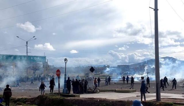 Enfrentamientos entre las fuerzas del orden y los manifestantes en aeropuerto de Juliaca. Foto: Difusión