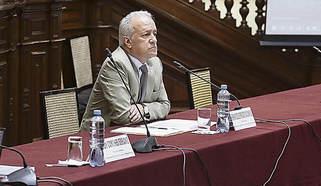 Sin resultados. Un mes y Hernando Guerra (Fuerza Popular) aún no concreta la aprobación de reformas que ayuden a mejorar la representación en el Congreso de la República. Foto: difusión