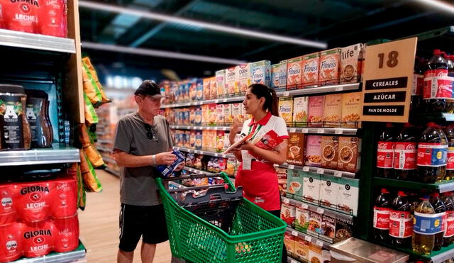 Venta en retail: jóvenes estudiantes son demandados para ocupar estos puestos.