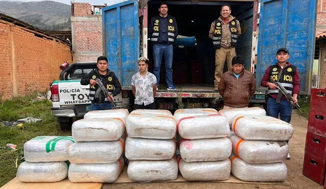 Droga estaba distribuida en 27 paquetes forrados con cinta de embalaje. Foto: Capuli Noticias