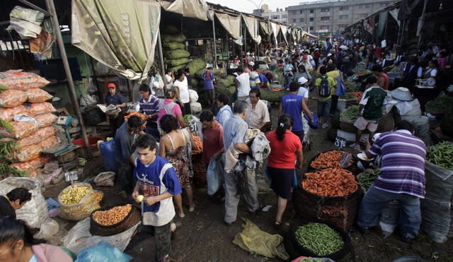 Valor de la arveja verde sigue en alto costo: llega hasta los S/18 por kilogramo en Lima. Foto: Andina