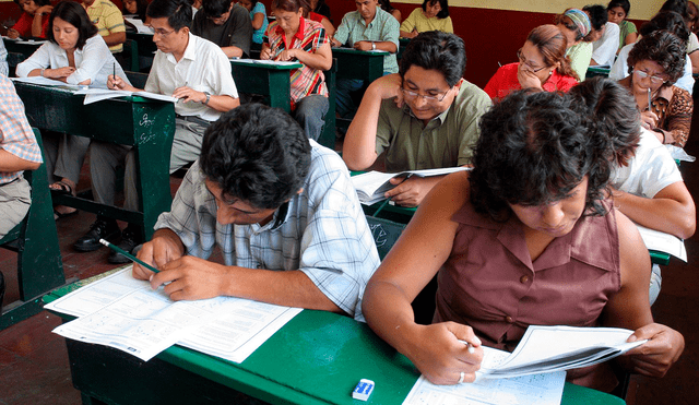 Los primeros en cobrar serán los maestros de regiones. Foto: Andina