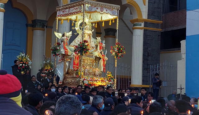 Virgen fue paseada por fieles hasta la catedral de Puno