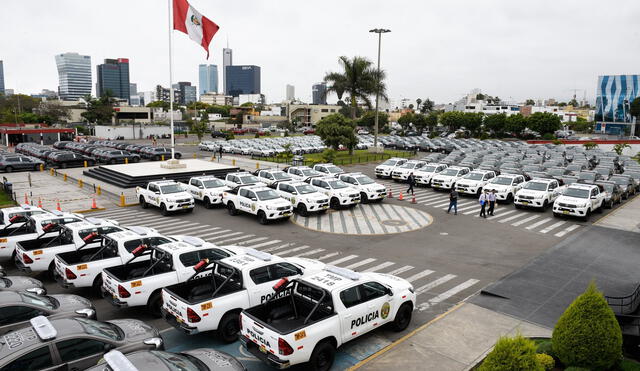 Se cambiaron reglas para el alquiler de 1.000 vehículos para la PNP. Foto: Mininter