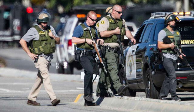 Fuerza. Agentes utilizan armas de fuego contra el inválido Anthony Lowe Jr. en Los Angeles. Foto: difusión