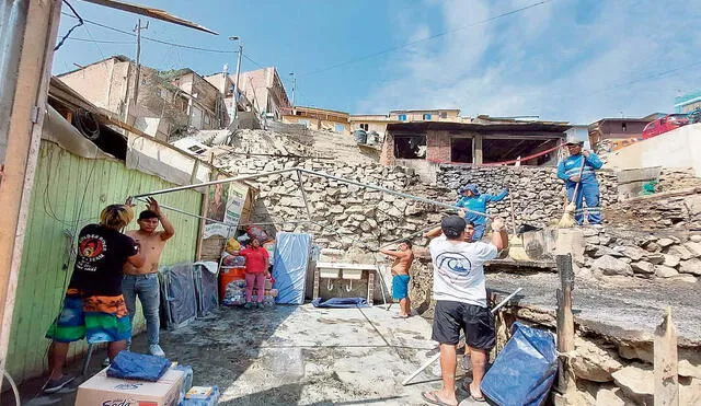 Cenizas. El fuego arrasó la vivienda de la familia De la Cruz, en San Juan de Lurigancho. Foto: difusión