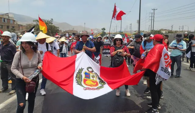 El paro a nivel nacional continúa en diferentes regiones para exigir la renuncia de la actual presidenta Dina Boluarte. Foto:  Mary Luz Aranda/ La República