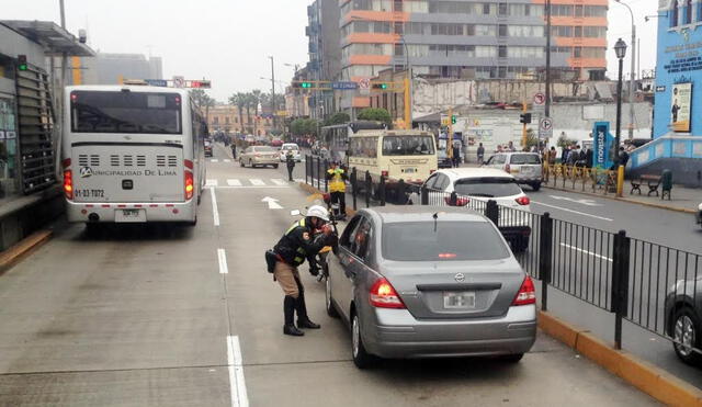 Conoce cuáles son las consecuencias de invadir el carril exclusivo del Metropolitano. Foto: Municipalidad de Lima